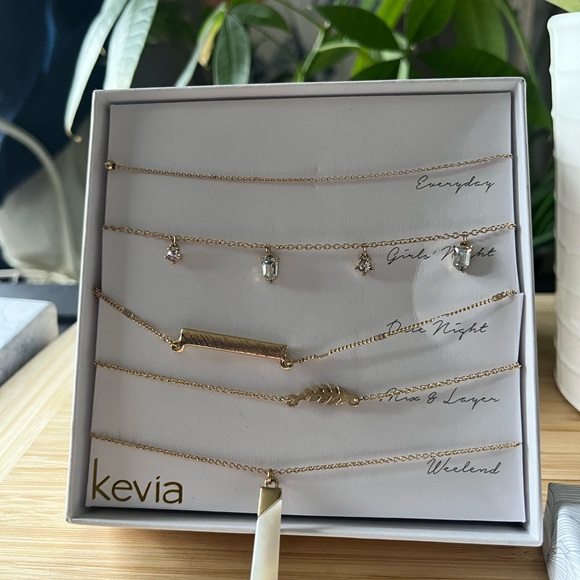Kevia Jewelry - Kevia Gold Necklace Set with Crystal Accents